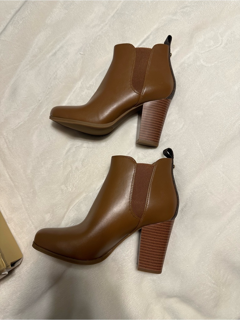 Michael Kors Tan Brown Chelsea Block Heel Ankle Boots - Picture 4 of 7